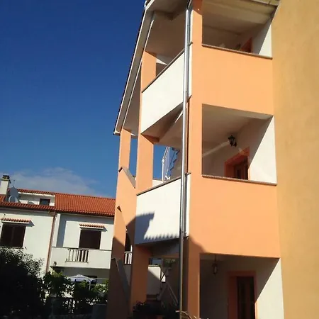 Apartment Aleksandra Malinska Exterior photo